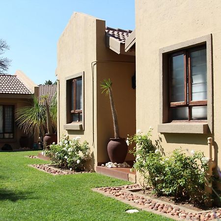 Micasa Sucasa Guesthouse Lephalale Buitenkant foto