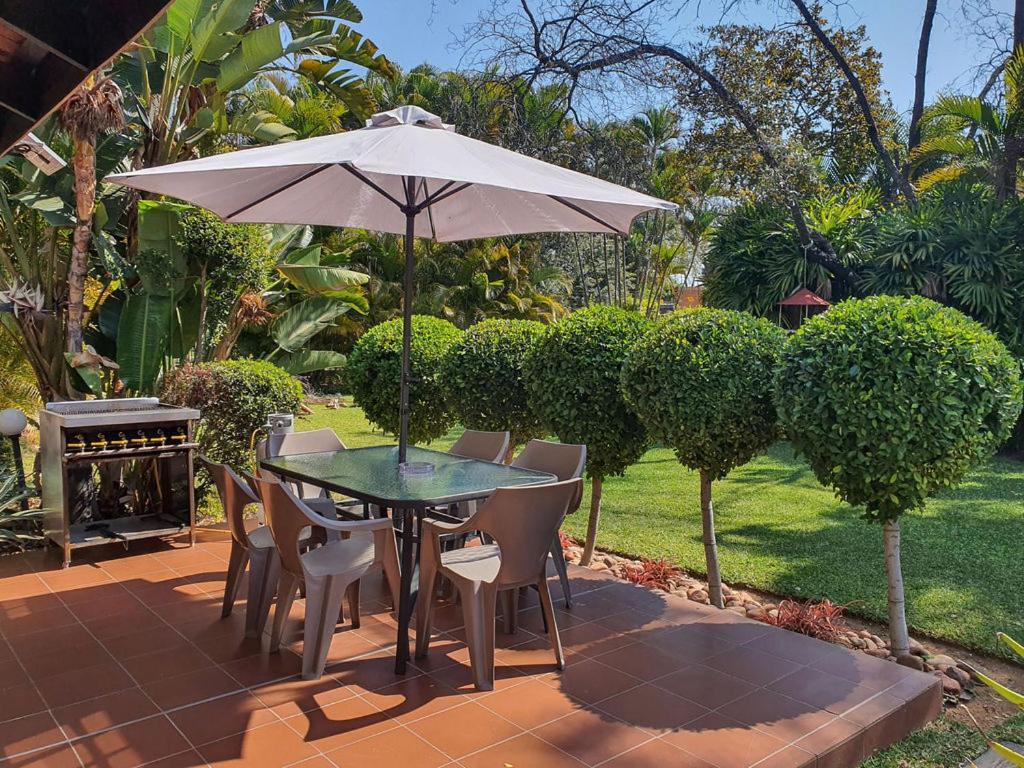 Micasa Sucasa Guesthouse Lephalale Buitenkant foto