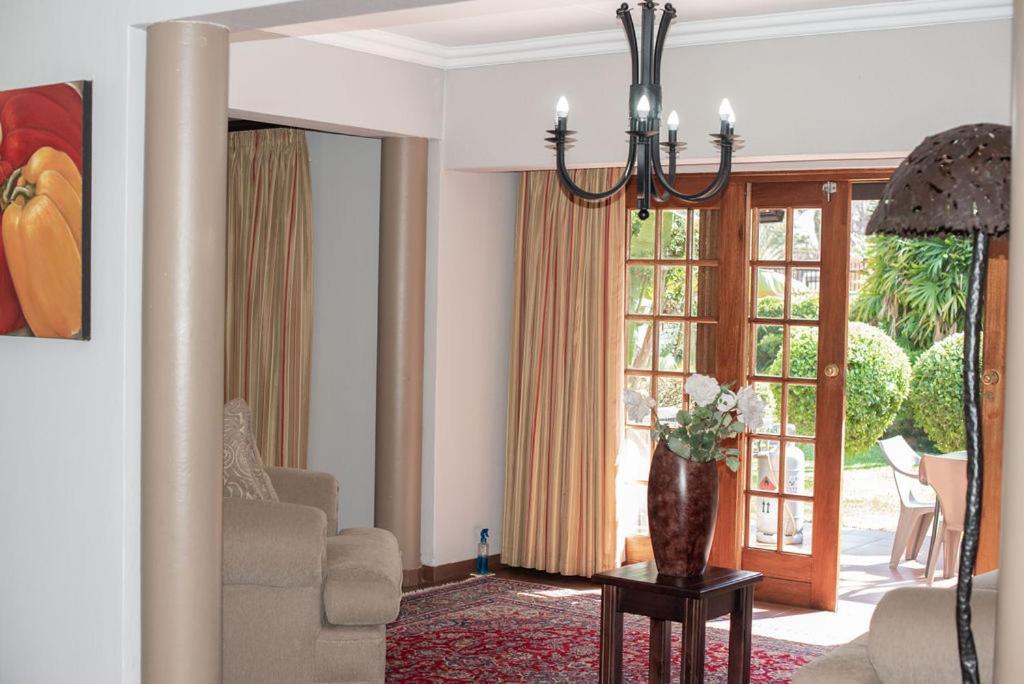 Micasa Sucasa Guesthouse Lephalale Buitenkant foto